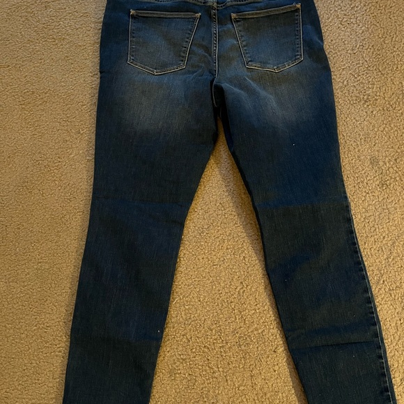 Universal Thread jeans - Picture 2 of 4